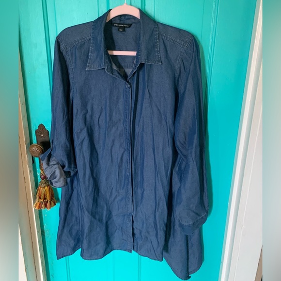 Light weight denim-looking long shirt. - Picture 1 of 5